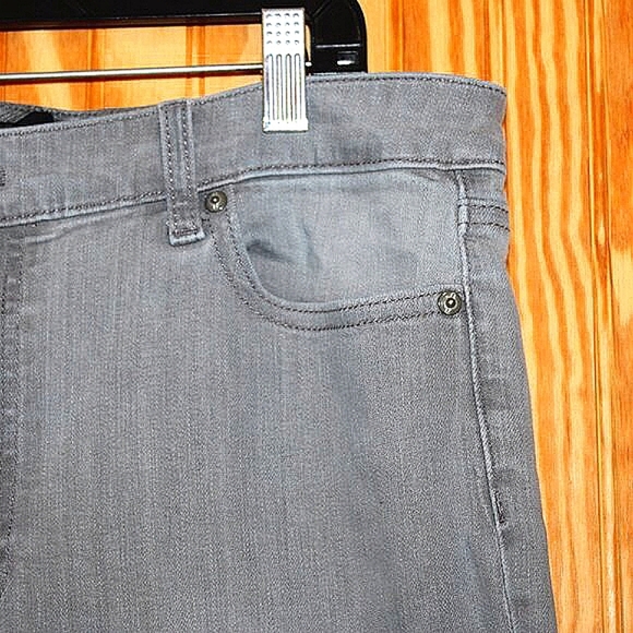 Talbots Gray Wash Cuffable Boyfriend Jeans - Size 14 - Picture 4 of 8